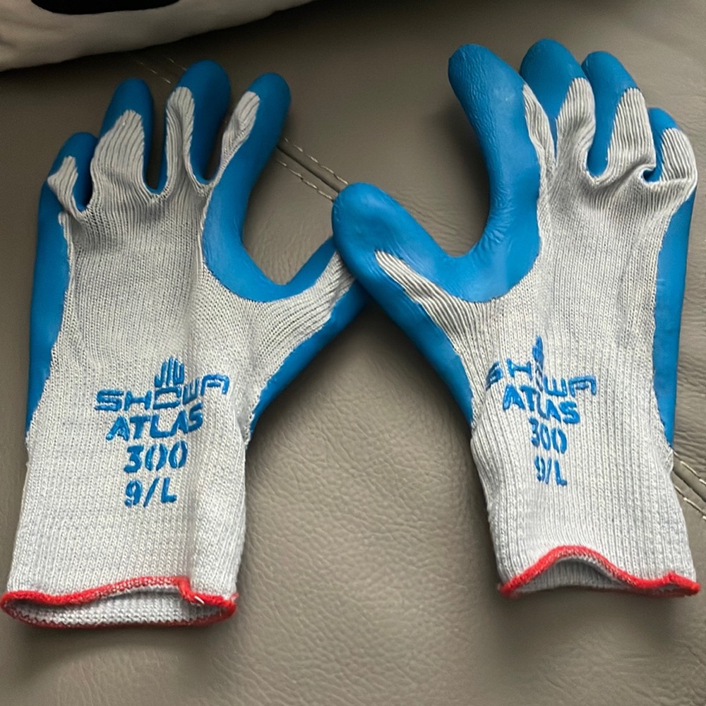 SHOWA ATLAS 300 LARGE GL0VES. SET OF 4 PAIRS.